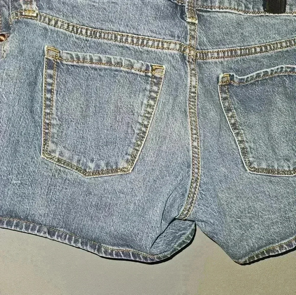 Ingrid and Isabel Womans Maternity Midi Shorts Size 6 - Picture 6 of 8